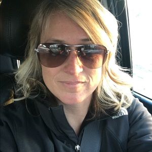 Meet your Posher, Desiree